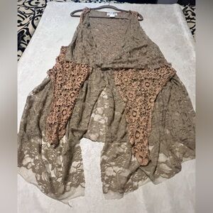#8547. Lady Noiz Women's Light Brown Lacey Long Vest. Size 2XL